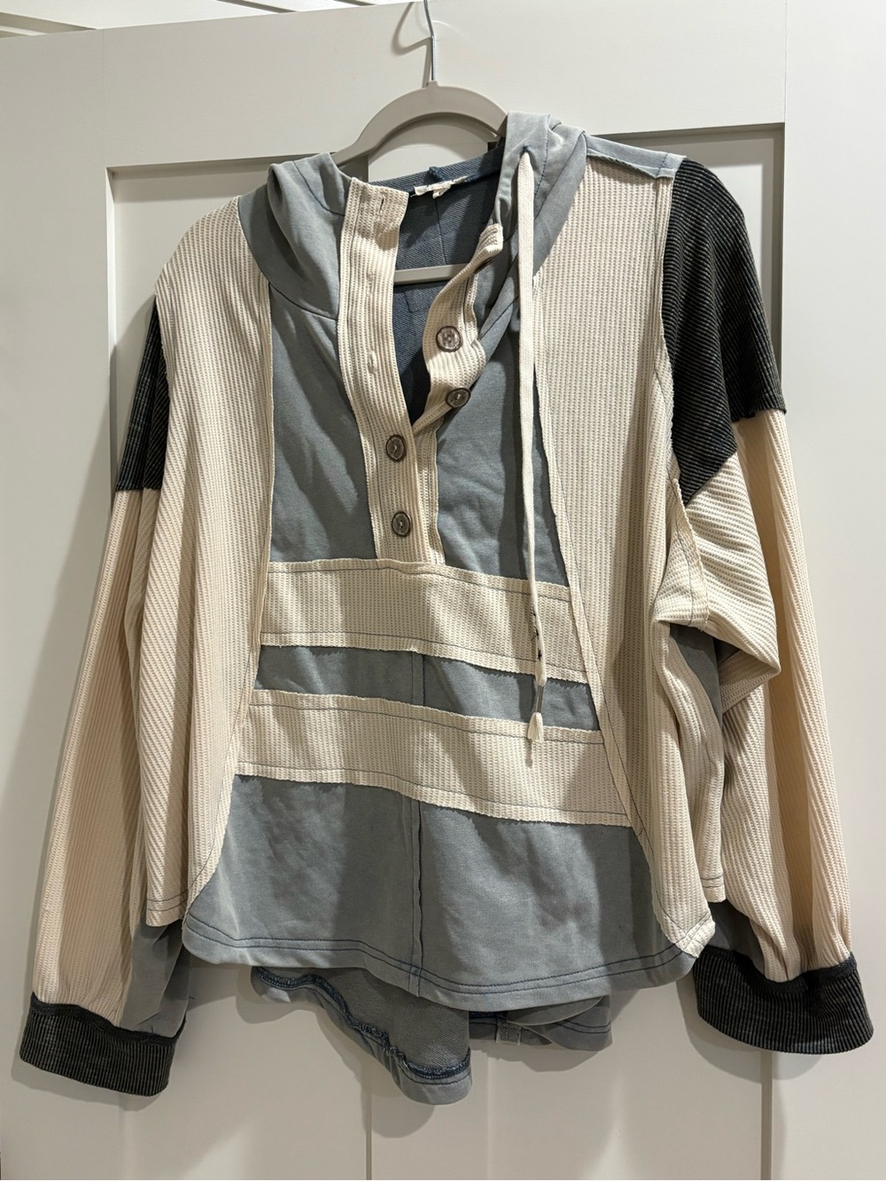 POL Colorblock Hooded Pullover Sweater - Cream & Blue